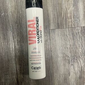 Celeb Luxury Viral Colorwash Conditioner